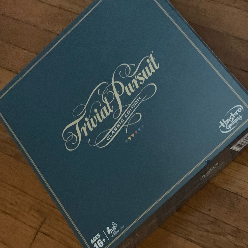 Trivial Pursuit Classic Game Play NIB